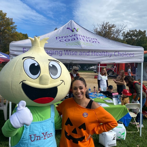 Off the shoulder pumpkin sweatshirt - Picture 2 of 3